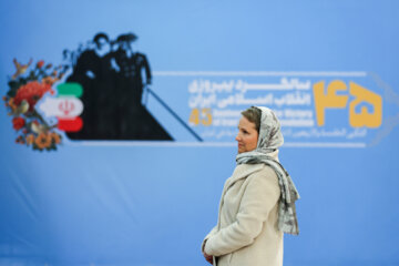 Foreign envoys in Islamic Revolution anniv. ceremony 