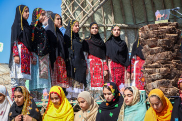 Un Festival intitulé « Chameau, l’or du désert » a eu lieu jeudi soir (9 février 2024) dans la ville de Qale Ganj. On compte plus de 20 000 chameaux au sud de Kerman, et cette région se classe au cinquième rang du pays en termes d'élevage de chameaux. (Photo : Fatemeh Eskandari »