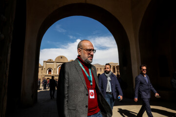 Visita de los invitados extranjeros del Festival de Cine Fayr a la Ciudad cinematográfica de Qazali