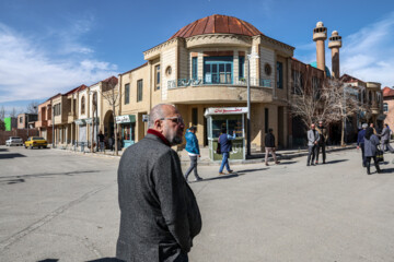 Visita de los invitados extranjeros del Festival de Cine Fayr a la Ciudad cinematográfica de Qazali