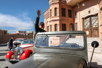 Les invités à la section internationale du festival de Fajr visitent le Cinéplex de Shahrak à Téhéran 