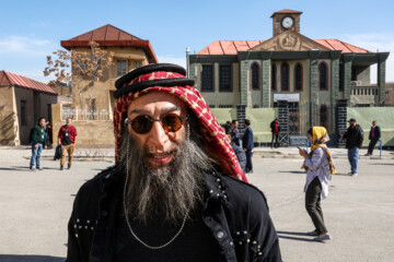 Les invités à la section internationale du festival de Fajr visitent le Cinéplex de Shahrak à Téhéran 