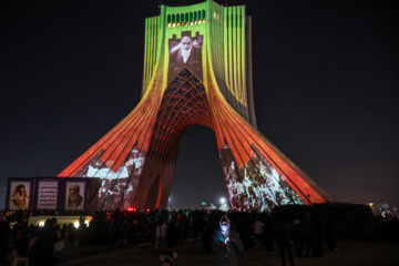 Ce vendredi soir 10 février, à l’occasion du 44e anniversaire de la victoire de la Révolution islamique d’Iran, et à la veille de la date historique de 22 Bahman (soit le 11 février cette année 2024) 70 points de la capitale Téhéran ont été illuminés simultanément et des spectacle son et lumière et feu d'artifice ont ponctué les festivités. 