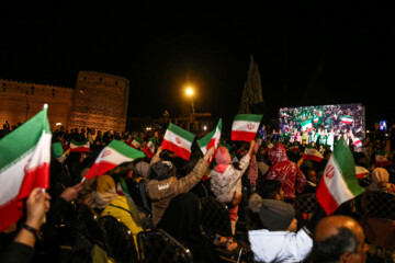 نورافشانی سالگرد پیروزی انقلاب در شیراز