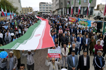 جشن مردم فارس برای ۴۵ سالگی انقلاب در امتداد پرچمی سه‌رنگ + فیلم
