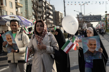 کودکان در راهپیمایی بیست و دوم بهمن ۱۴۰۲