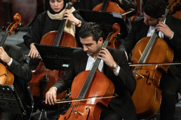 سی و نهمین جشنواره موسیقی فجر-  اجرای  ارکستر ملی ایران به رهبری «همایون رحیمیان» در تالار روحدت