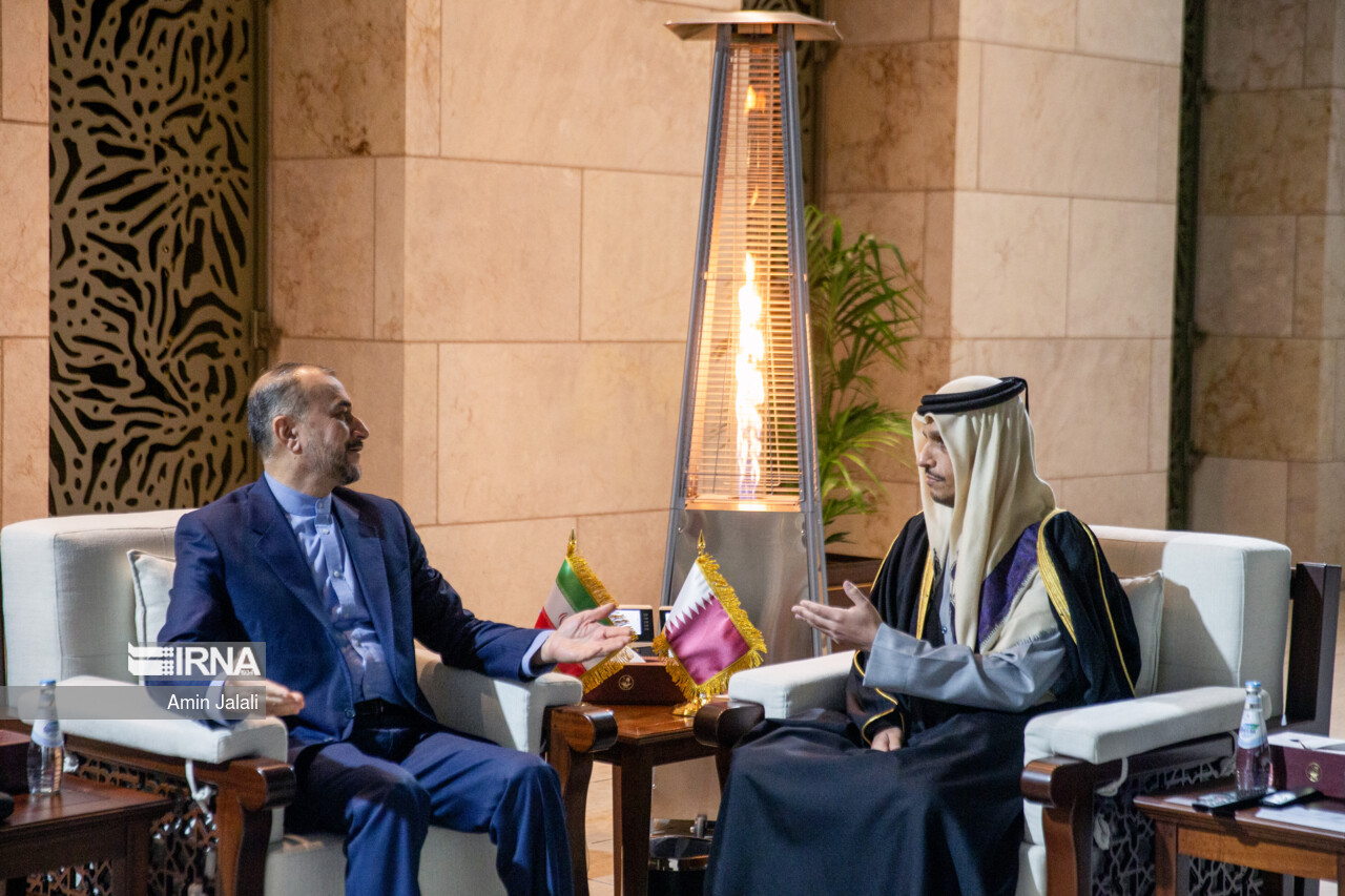 وزیر خارجہ کا علاقائی ممالک کا دورہ، قطر کے وزیر اعظم اور وزیر خارجہ سے ملاقات