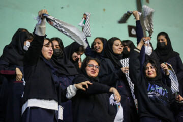 مناظره داغ رای اولی‌های بوشهری؛ «سی خاک بوشهر کسی دلش مثل مو نمیتپه»