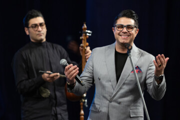 La segunda noche del 39º Festival Internacional de Música Fayr en Teherán
