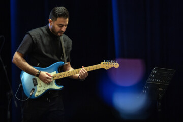 La segunda noche del 39º Festival Internacional de Música Fayr en Teherán
