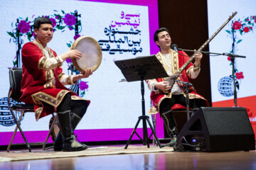 La segunda noche del 39º Festival Internacional de Música Fayr en Teherán
