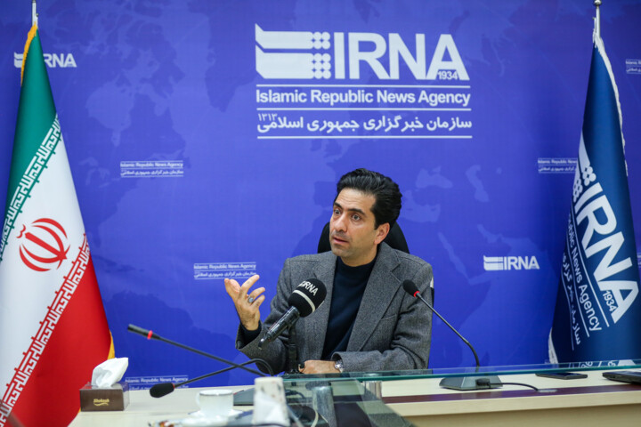 در کودکی طرفدار پرسپولیس بودم/ نه قرمز نه آبی، خیبر خرمآباد + فیلم