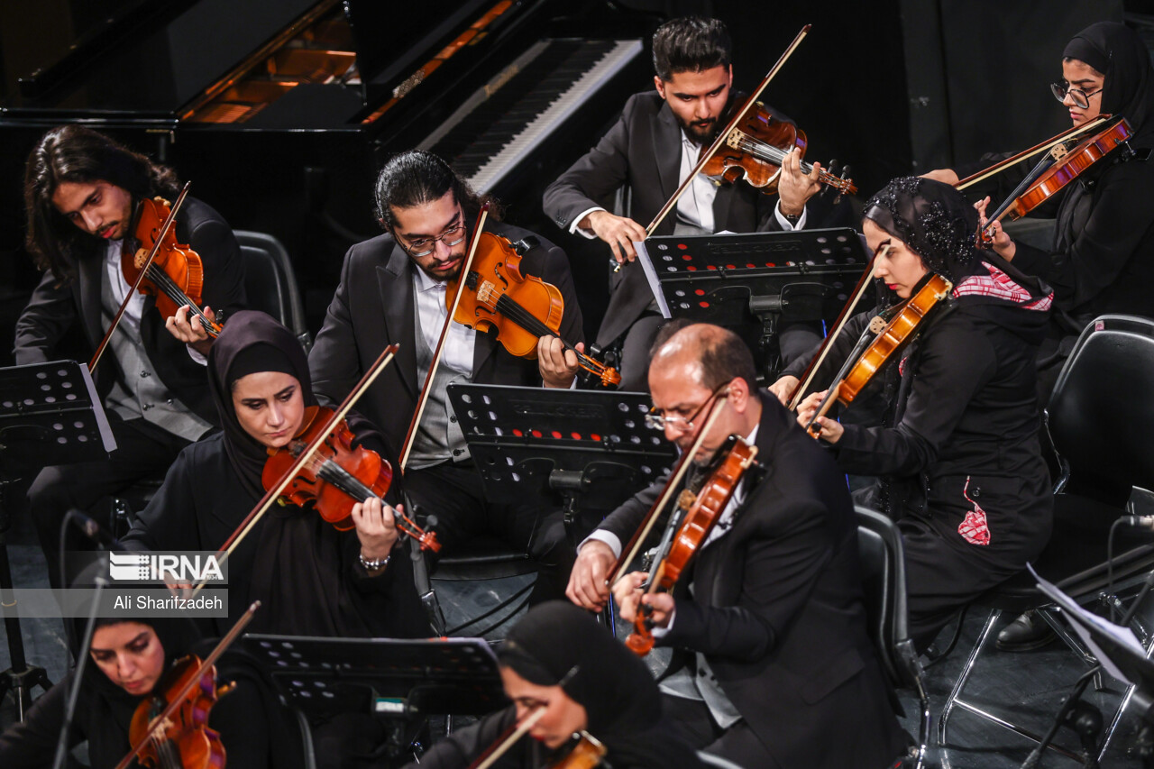 هنرمندان و مردم پای کار جشنواره موسیقی فجر هنرمندان و مردم پای کار جشنواره موسیقی فجر