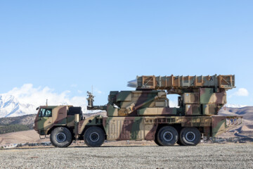Arman, Azarakhsh defense systems unveiled
