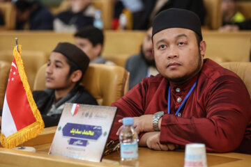 Téhéran (IRNA)-La 40e édition du Concours international du Saint Coran se tient ce samedi 17 février à la Salle de Sommet International de Téhéran avec la participation de 99 récitants de 44 pays. (Photo : Payam Al-Thani)