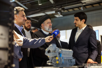 President Raisi tours Iran House of innovation & Technology