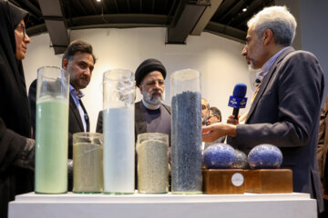 President Raisi tours Iran House of innovation & Technology