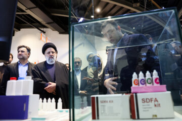 President Raisi tours Iran House of innovation & Technology