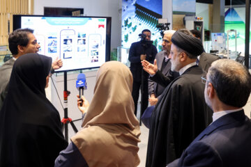 President Raisi tours Iran House of innovation & Technology