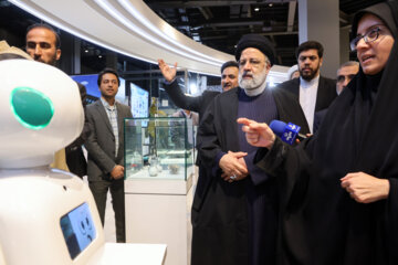 President Raisi tours Iran House of innovation & Technology