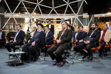 President Raisi tours Iran House of innovation & Technology