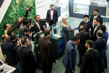 President Raisi tours Iran House of innovation & Technology