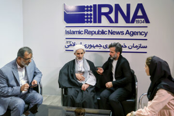 مصاحبه در غرفه ایرنا در دومین روز بیست‌وچهارمین نمایشگاه رسانه‌های ایران
