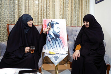 دستیار رییس‌جمهور با خانواده ۲ شهید امنیت در مشهد دیدار کرد