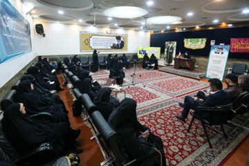 نشست تبیینی نخبگانی با حضور دستیار رییس جمهور در پیگیری حقوق و آزادی‌های اجتماعی - مشهد