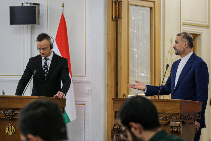 نشست خبری وزرای خارجه ایران و مجارستان
