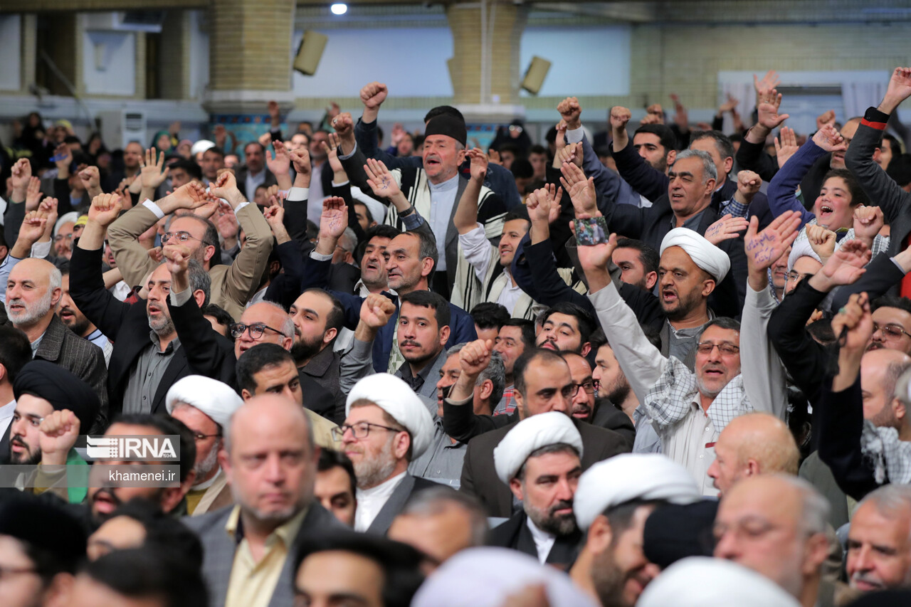 دیدار شرکتکنندگان در مسابقات قرآن با رهبر انقلاب