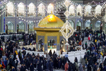 Mausoleo del Imam Reza en víspera del aniversario del natalicio del Imam Mahdi 