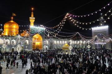 Mausoleo del Imam Reza en víspera del aniversario del natalicio del Imam Mahdi 