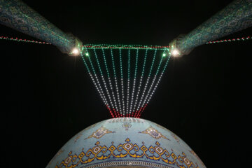 La mezquita Yamkaran en víspera del aniversario del natalicio del Imam Mahdi