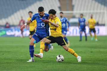 Premier Football League: Esteghlal vs. Sepahan