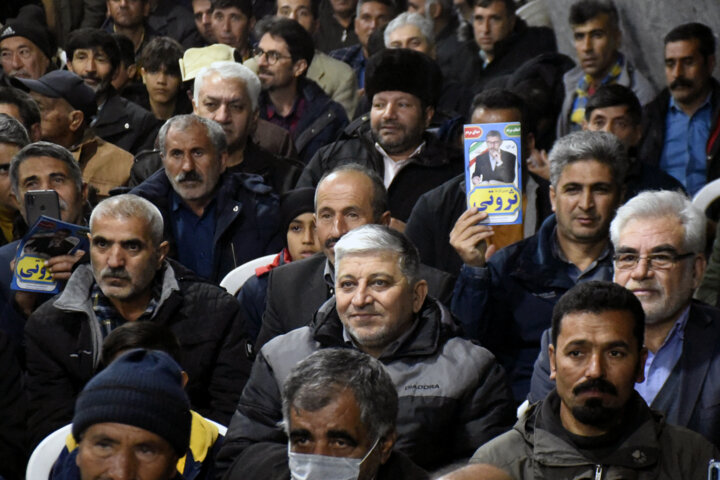 تبلیغات نامزدهای انتخاباتی در بجنورد