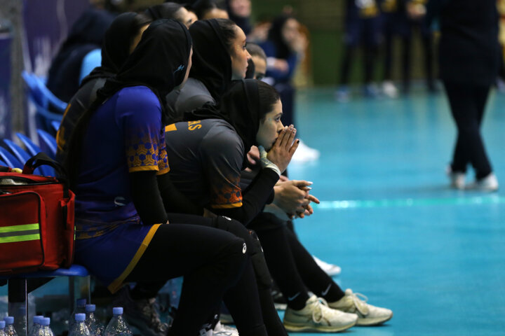 فینال بی‌کیفیت لیگ والیبال زنان با اختتامیه‌ای جهانی؛ ادامه ضعف‌ها با مربیان ایرانی