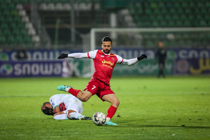 لیگ برتر فوتبال- ذوب آهن و پرسپولیس