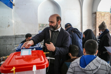 انتخابات ششمین دوره مجلس خبرگان رهبری و دوازدهمین دوره مجلس شورای اسلامی - حرم عبدالعظیم حسنی (ع)