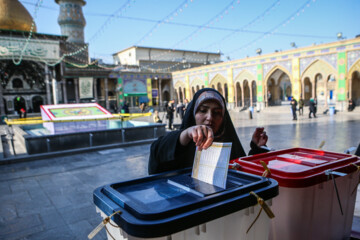 انتخابات ششمین دوره مجلس خبرگان رهبری و دوازدهمین دوره مجلس شورای اسلامی - حرم عبدالعظیم حسنی (ع)