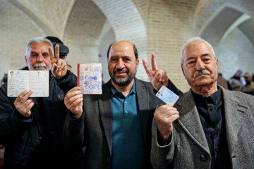 فرماندار: ۸۷۴ هزار نفر در شهرستان کرمانشاه واجد شرایط رای دادن هستند