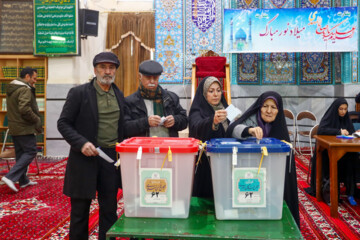 El pueblo de Hamedan participa en los comicios legislativos y de la Asamblea de Expertos