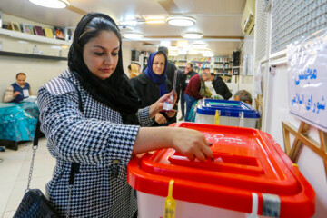 فیلم | اصفهانی‌ها و حماسه حضور در انتخابات ۱۴۰۲