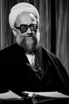 محمد امامی کاشانی -مصاحبه مطبوعاتی بعنوان عضور شورای نگهبان - ۲۲ دی ۱۳۶۶