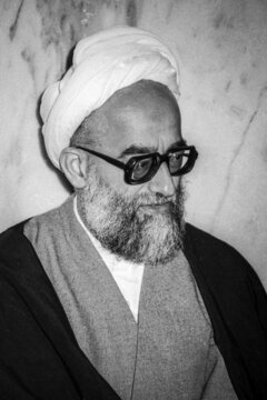 محمد امامی کاشانی در مراسم بزرگداشت شهادت حجت الاسلام محلاتی و همراهان - ۲ اسفند ۱۳۶۵