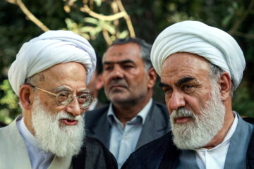 محمد امامی کاشانی-مراسم تشییع پیکر سید عبدالعزیز حکیم رییس مجلس اعلای اسلامی عراق- ۵ شهریور ۱۳۸۸