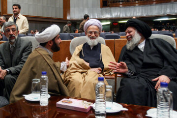 محمد امامی کاشانی در همایش نسل آفتاب به منظور تجلیل از پیشکسوتان اتحادیه انجمن های اسلامی دانش آموزان- ۱۰ بهمن ۱۳۸۸