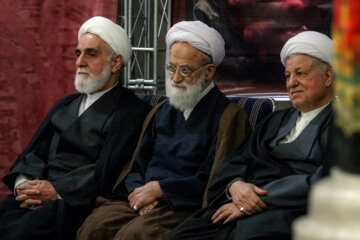 محمد امامی کاشانی در مراسم ختم مرحوم حبیب الله عسگراولادی- ۱۷ آبان ۱۳۹۲
