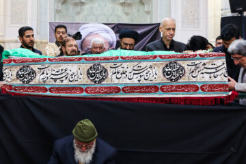 مراسم وداع با پیکر آیت‌الله امامی کاشانی
